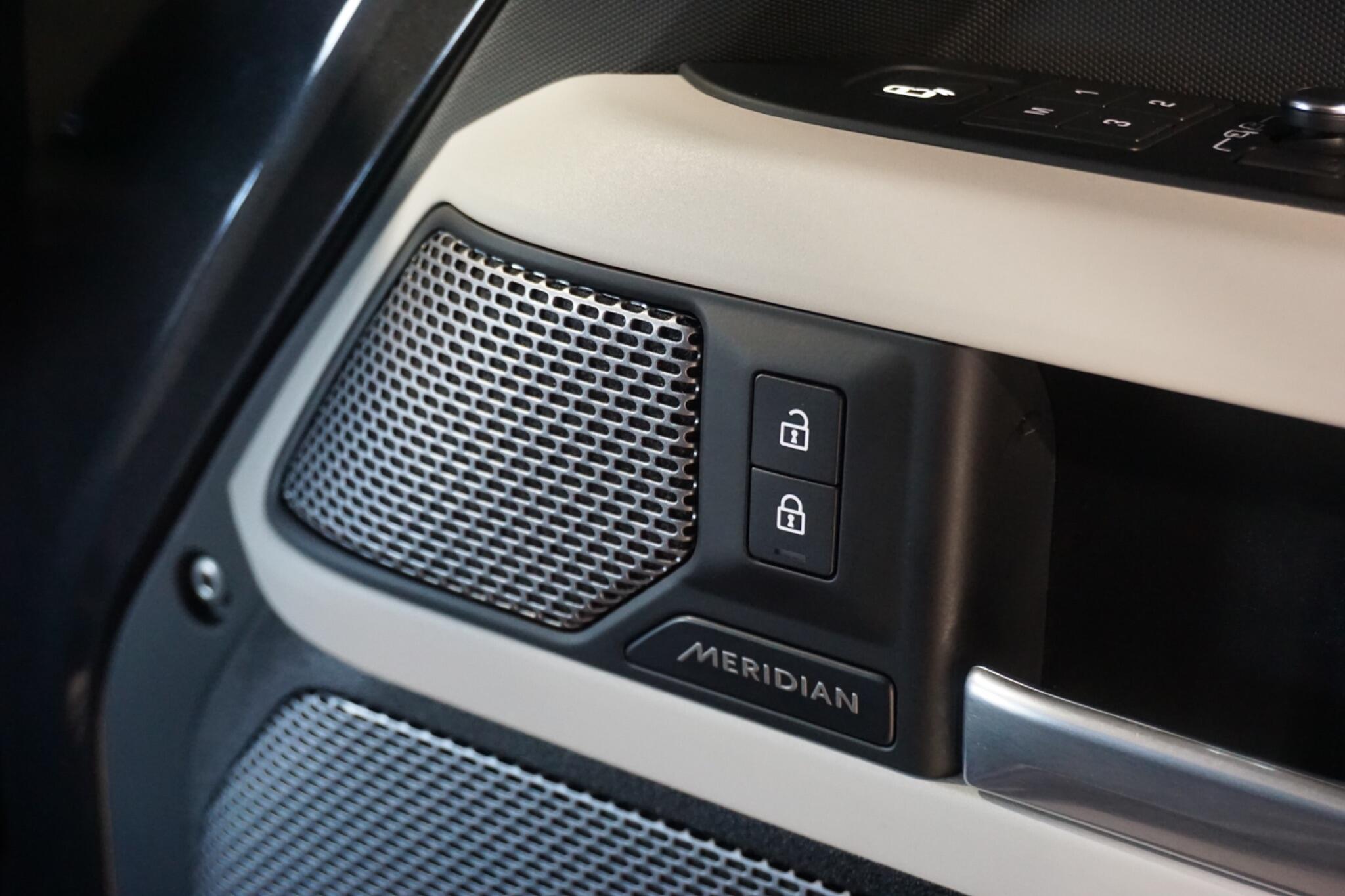 Land Rover Defender 110 3.0 D300 MHEV HSE Hard Top SUV 5dr Diesel Auto 4WD MWB Euro 6 (s/s) (300 ps)